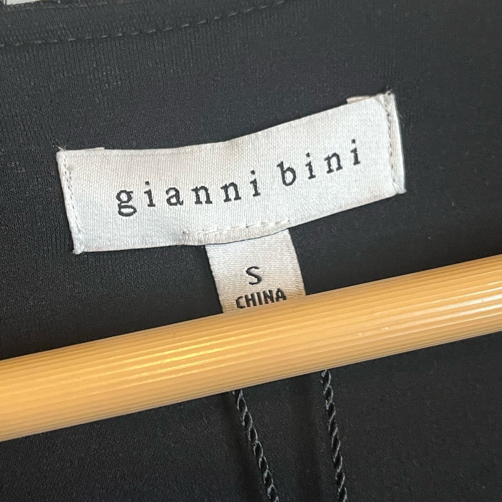 NWT Gianni Bini Women’s Size S Black Houndstooth Velvet “Leighton” Wrap Dress - Picture 4 of 11